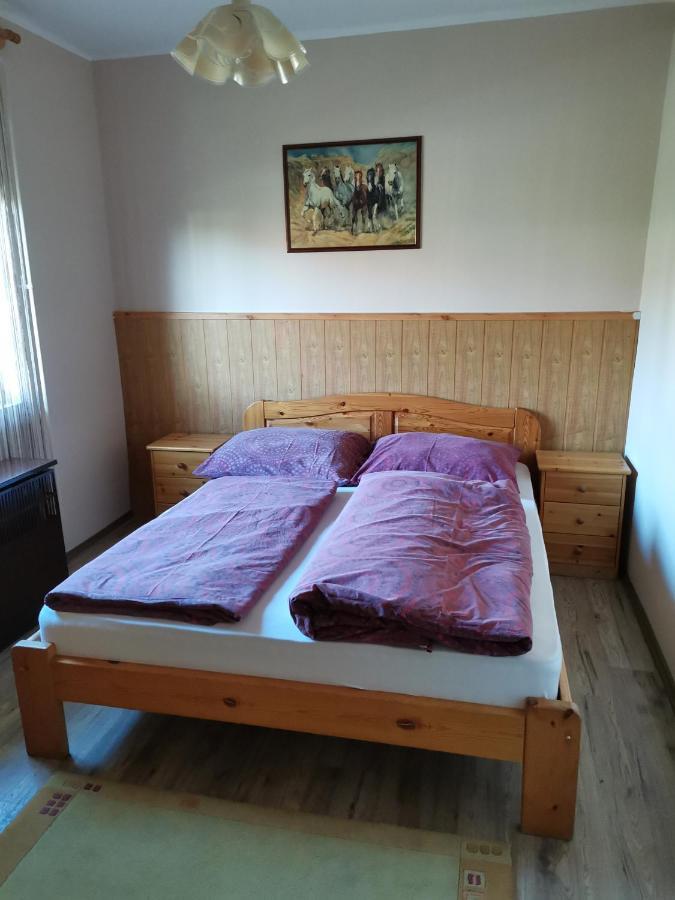 شقة Roland Apartman بالاتوليلّي المظهر الخارجي الصورة